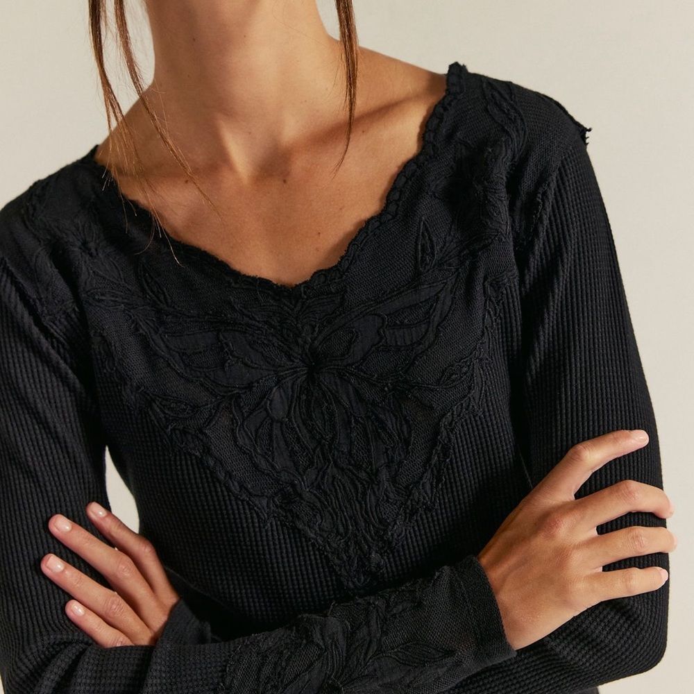 Free People Butterfly Cuff Lace Tim Top in Black - Picture 3 of 10